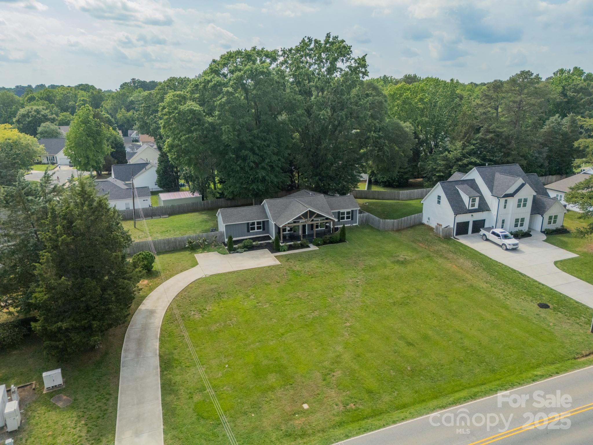 7901 Reames Road Charlotte, NC 28216 - Photo 3 of 28 Gallery Image 3