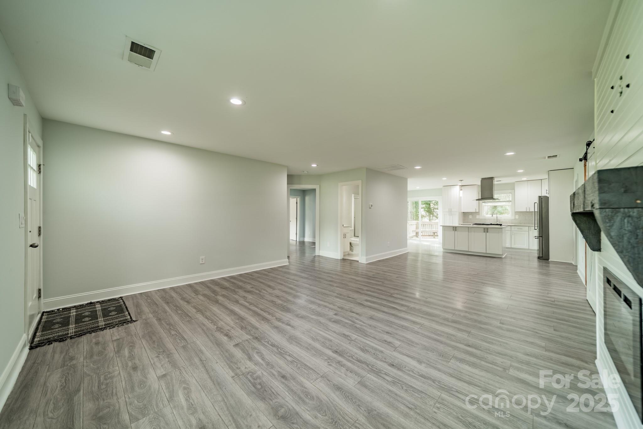 7901 Reames Road Charlotte, NC 28216 - Photo 7 of 28 Gallery Image 7
