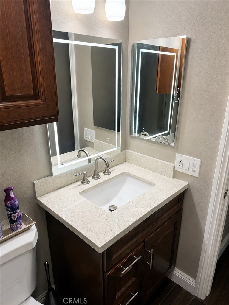7258 Exeter Street, Unit 6 Paramount, CA 90723 - Photo 4 of 14 Bathroom