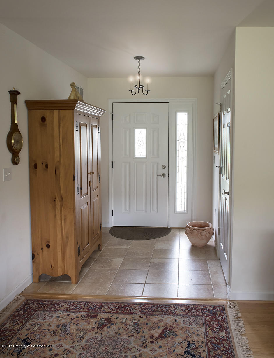 438 Fox Rd Lake Factoryville, PA 18419 - Photo 5 of 45 Gallery Image 5