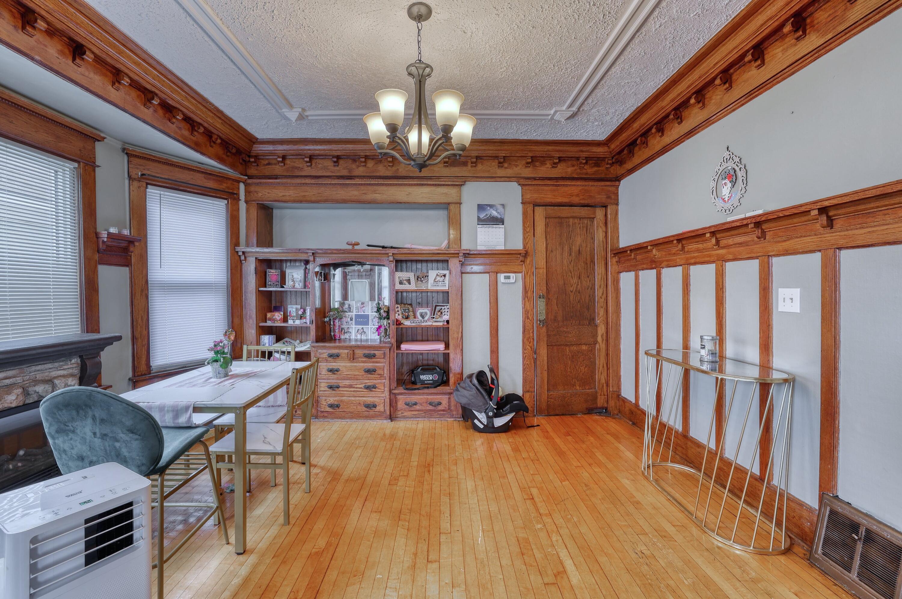 2017 North 48th Street, Unit 2019 Milwaukee, WI 53208 - Photo 21 of 36 Dinning Room U2
