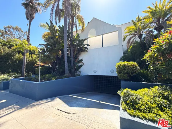 $5,700 | 2336 28th Street, Unit E, Santa Monica, CA 90405