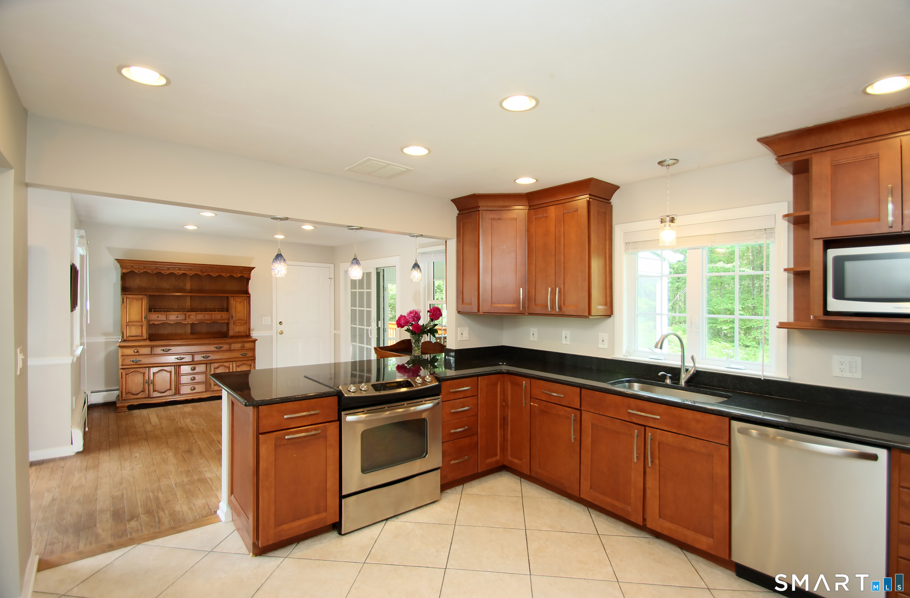 61 Bob Hill Road Ridgefield, CT 06877 - Photo 8 of 25