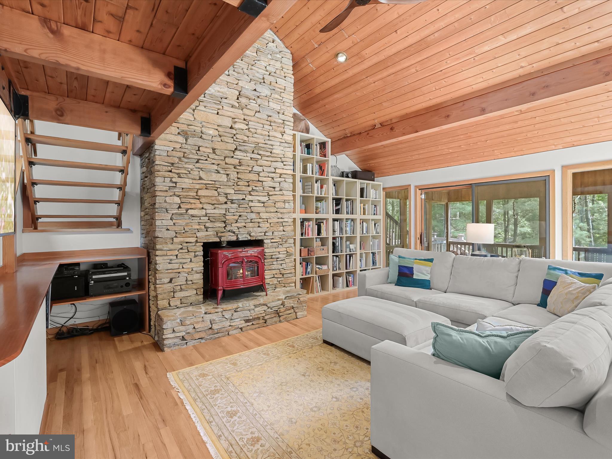11944 Simpson Road Clarksville, MD 21029 - Photo 15 of 105 Living Room