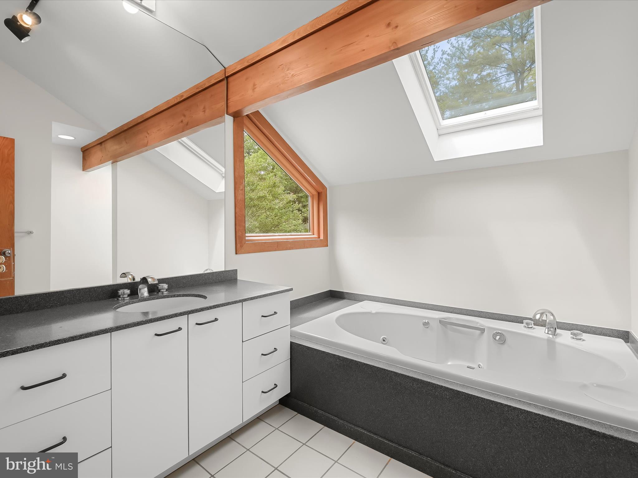 11944 Simpson Road Clarksville, MD 21029 - Photo 51 of 105 Primary Bathroom