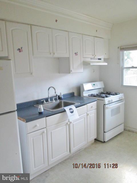 1319 Pentwood Road Baltimore, MD 21239 - Photo 7 of 18 Kitchen