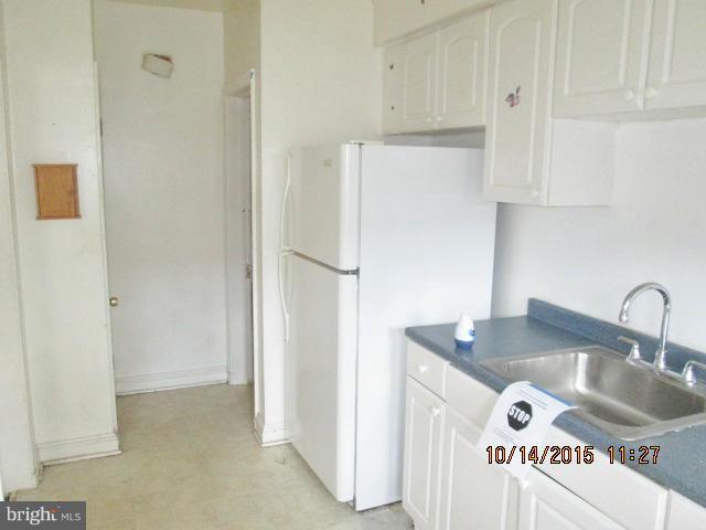 1319 Pentwood Road Baltimore, MD 21239 - Photo 8 of 18 Kitchen