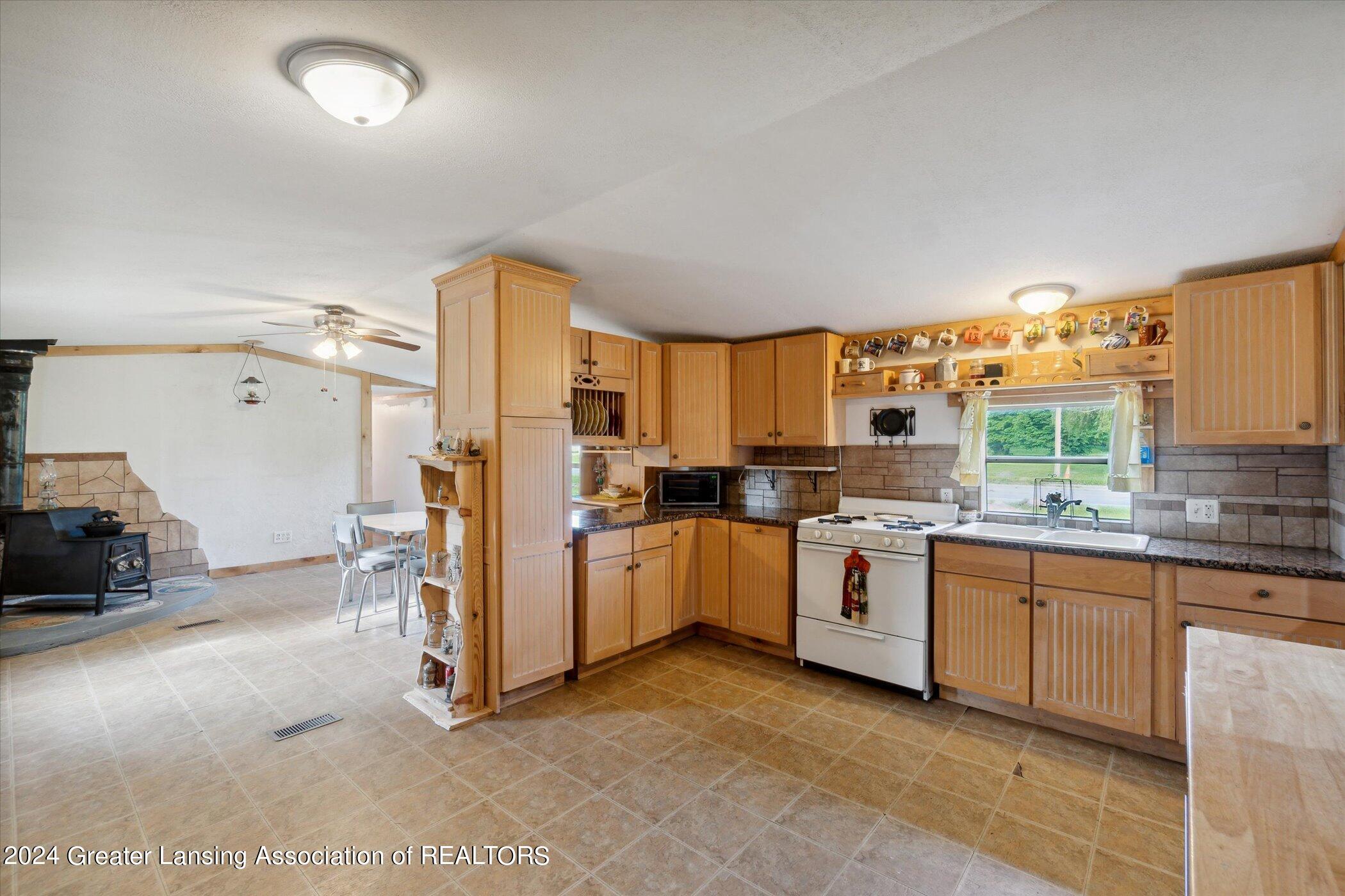 7779 South Crystal Road Carson City, MI 48811 - Photo 9 of 71 11-7779-S-Crystal-Carson-City-MI-48811-W