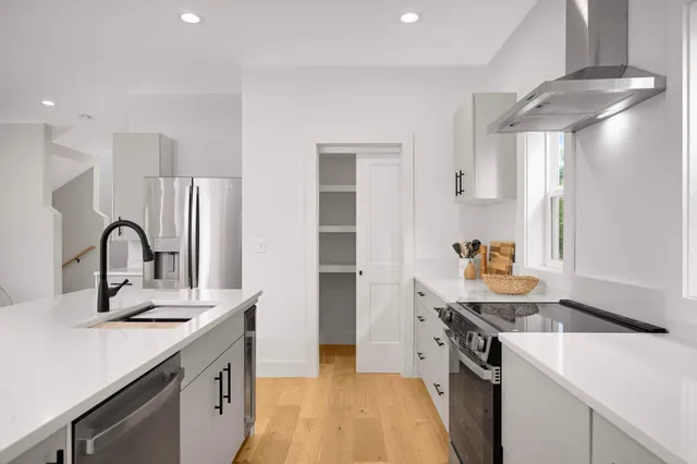 $799,900 | 5216 47th Avenue South, Minneapolis, MN 55417