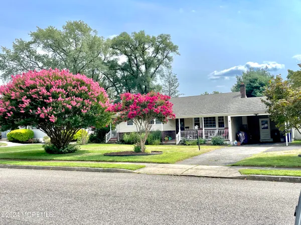 $3,500 | 105 Suburban Drive, Toms River, NJ 08753