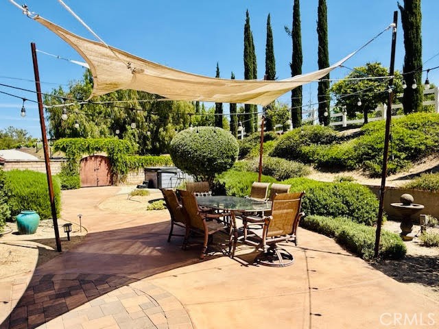 40995 Vía Fernando Temecula, CA 92592 - Photo 16 of 52 Big backyard