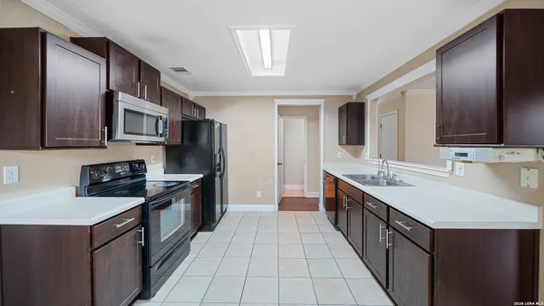 $1,900 | 10842 Bentsen Palm, San Antonio, TX 78254