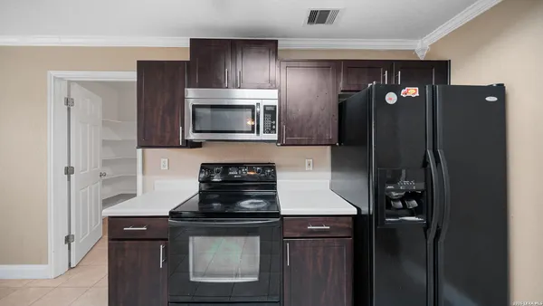 $1,900 | 10842 Bentsen Palm, San Antonio, TX 78254