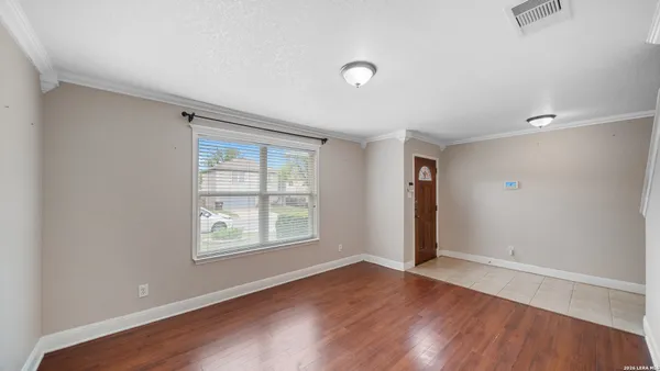 $1,900 | 10842 Bentsen Palm, San Antonio, TX 78254