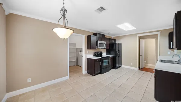 $1,900 | 10842 Bentsen Palm, San Antonio, TX 78254