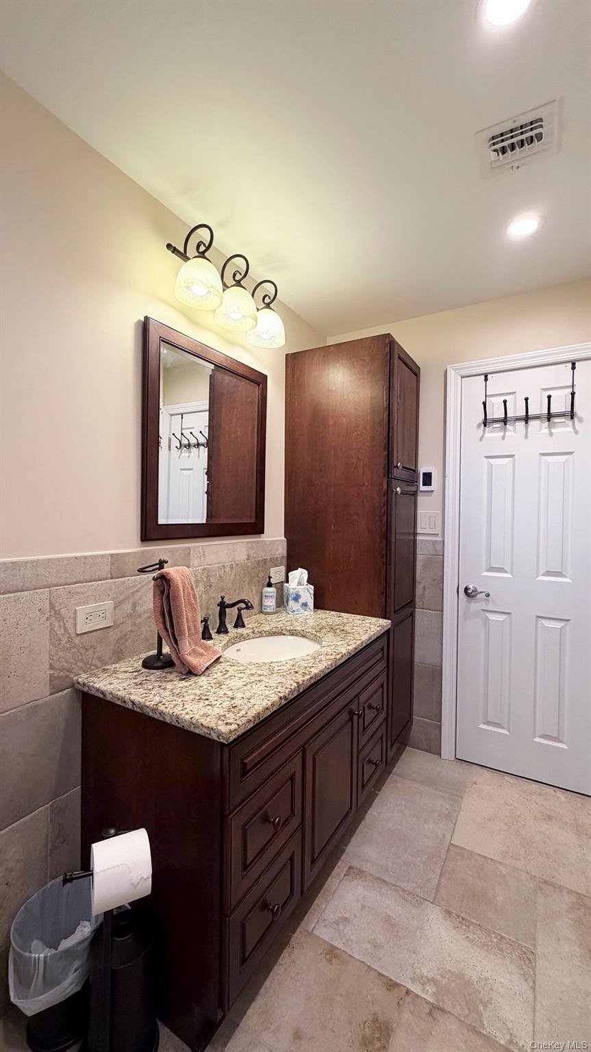 1525 Pea Pond Road Bellmore, NY 11710 - Photo 17 of 46