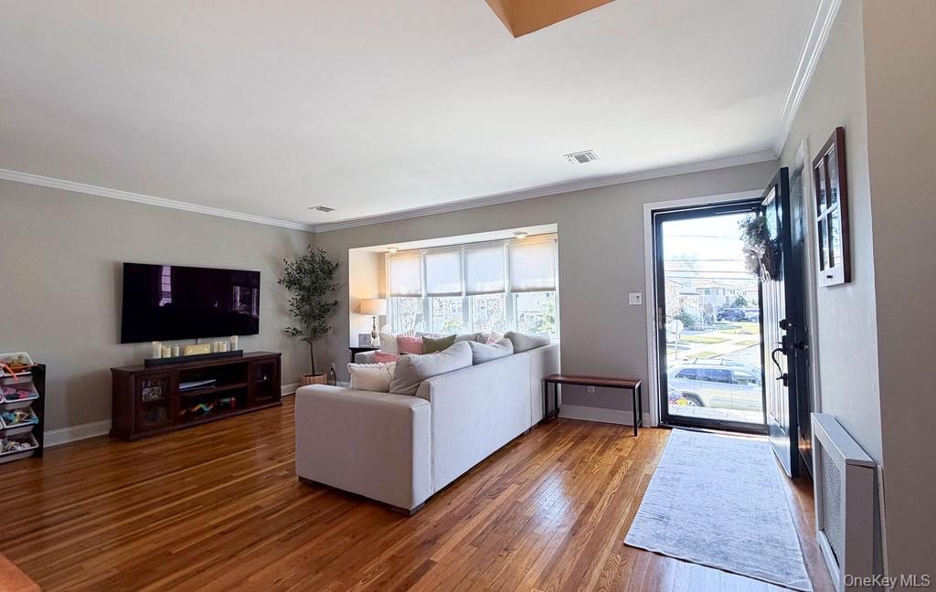 1525 Pea Pond Road Bellmore, NY 11710 - Photo 3 of 46