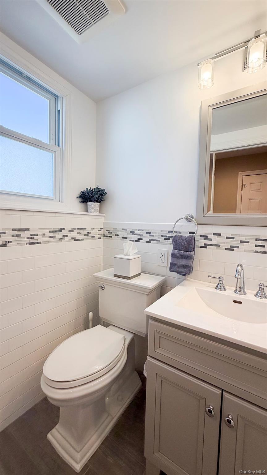 1525 Pea Pond Road Bellmore, NY 11710 - Photo 33 of 46