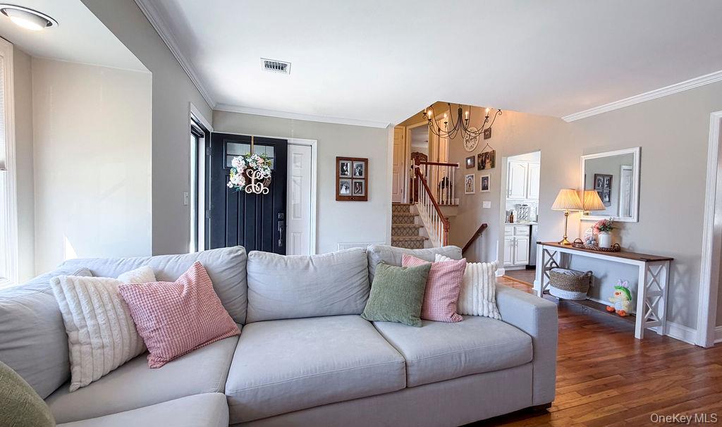 1525 Pea Pond Road Bellmore, NY 11710 - Photo 4 of 46