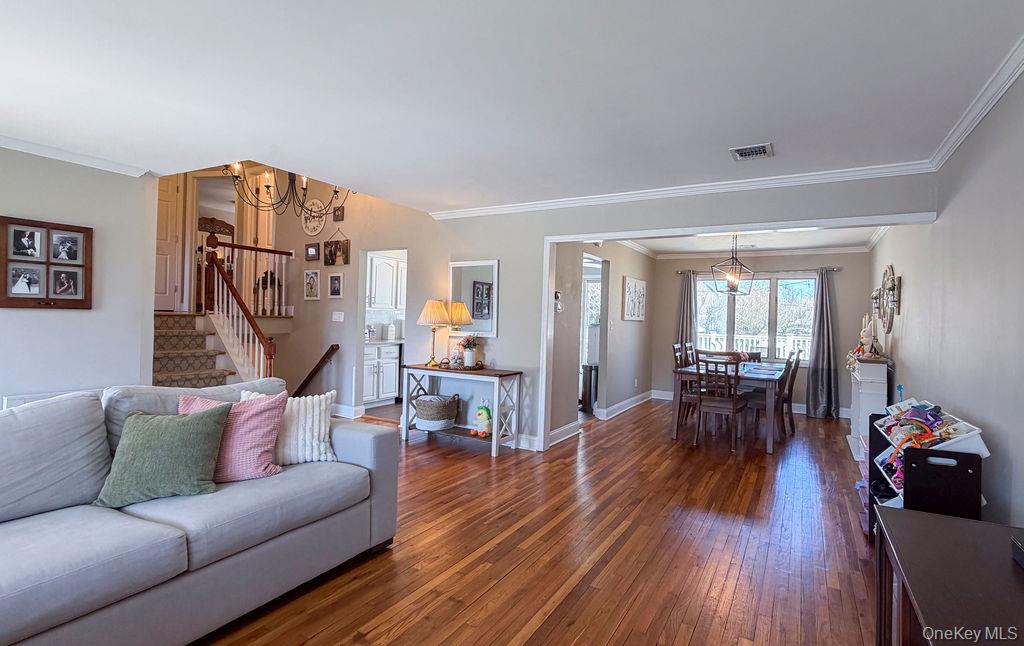 1525 Pea Pond Road Bellmore, NY 11710 - Photo 7 of 46