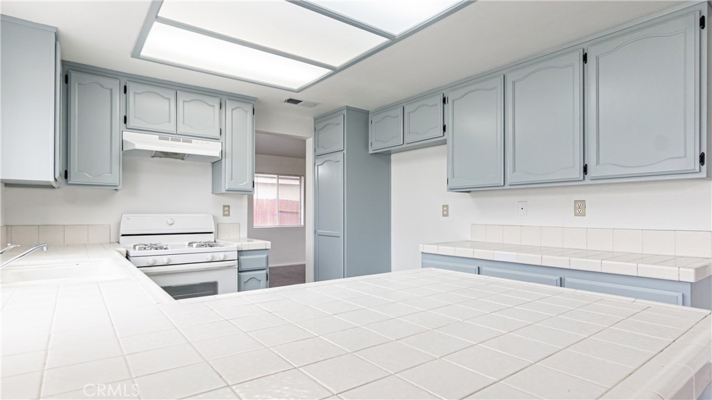 5805 Lighthouse Lane Palmdale, CA 93552 - Photo 6 of 42