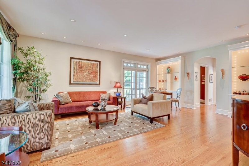 4 Edgewood Road Edison, NJ 08820 - Photo 10 of 45