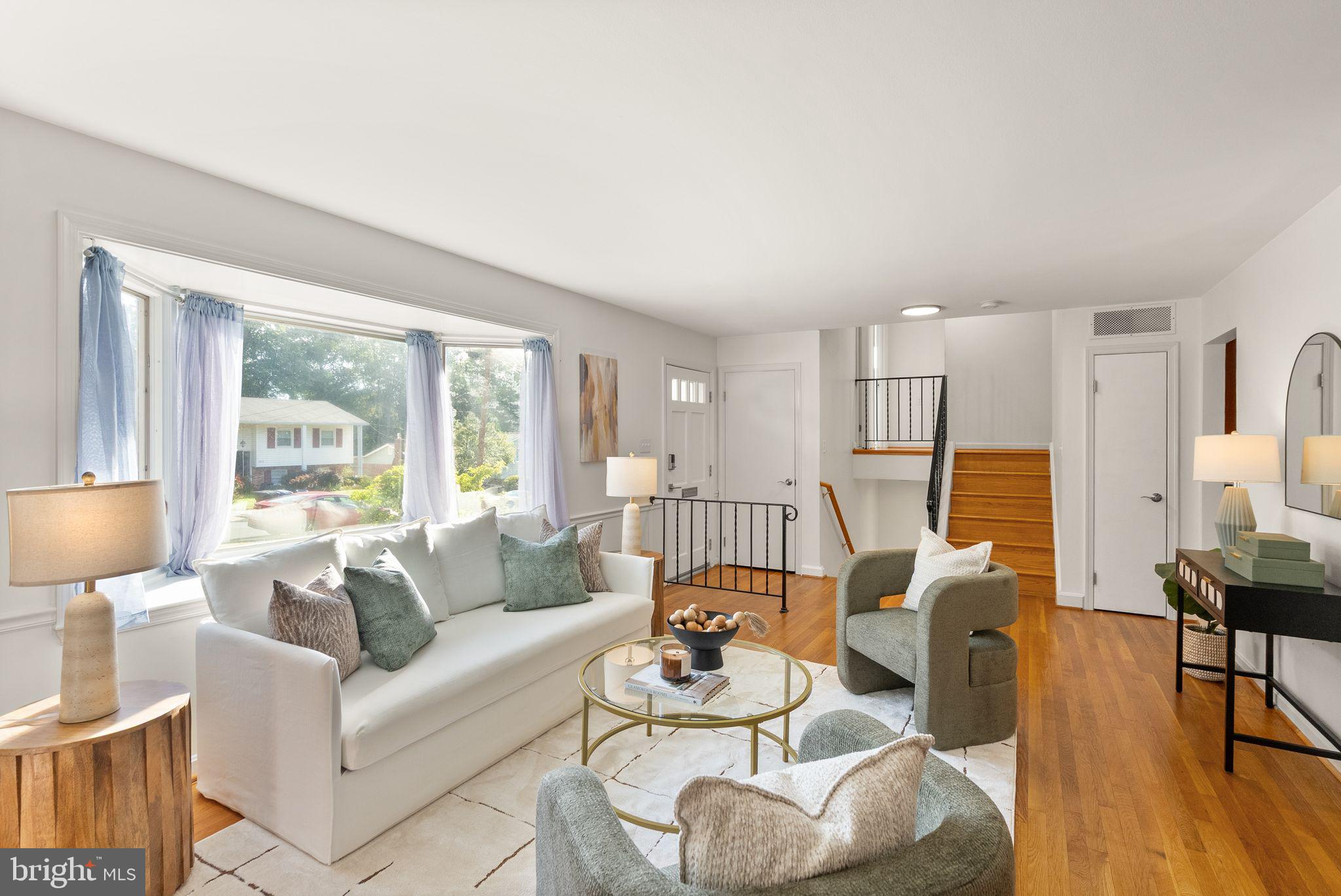 3607 Colony Road Fairfax, VA 22030 - Photo 5 of 73 Beautiful lighting throughout