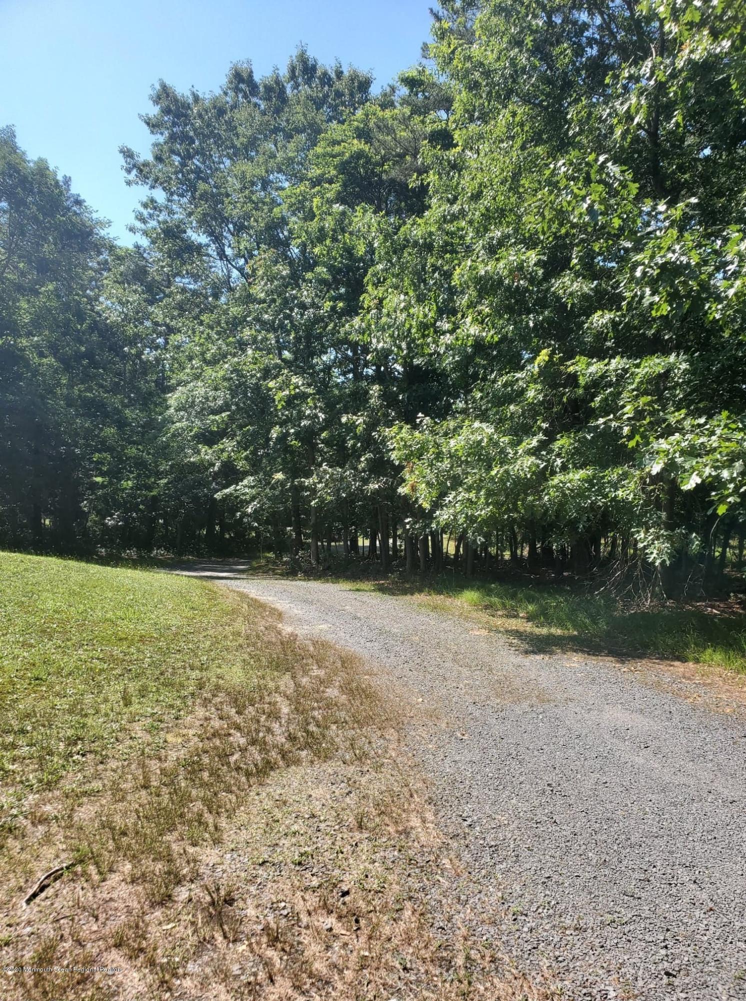 370 Ely Harmony Road Freehold, NJ 07728 - Photo 5 of 59 106531746_612970056091403_19679983612475
