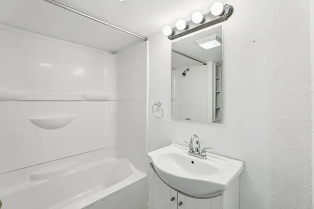 $1,500 | 402 Hill, Rock Springs, WI 53959