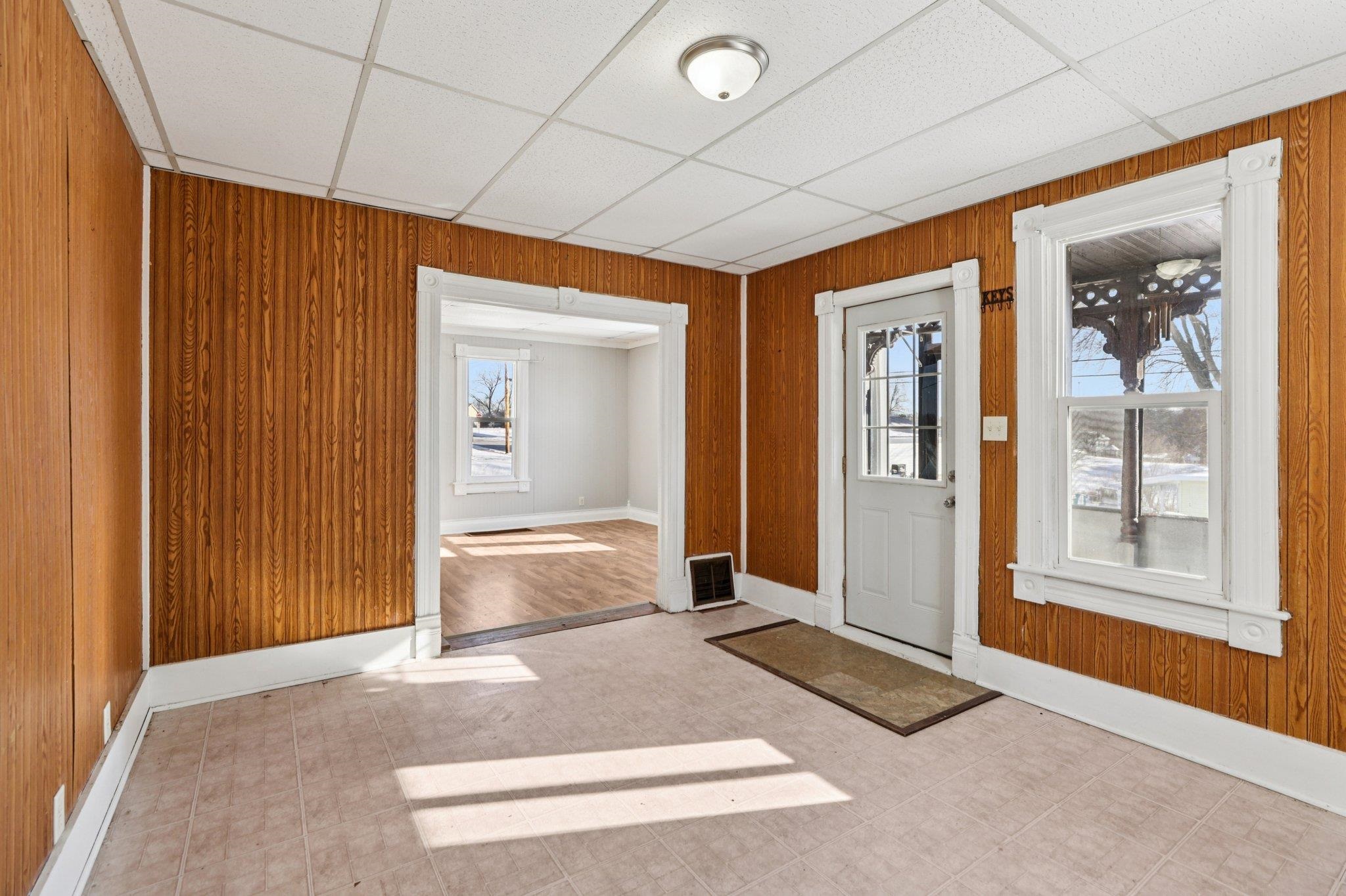 402 Hill Rock Springs, WI 53959 - Photo 3 of 34