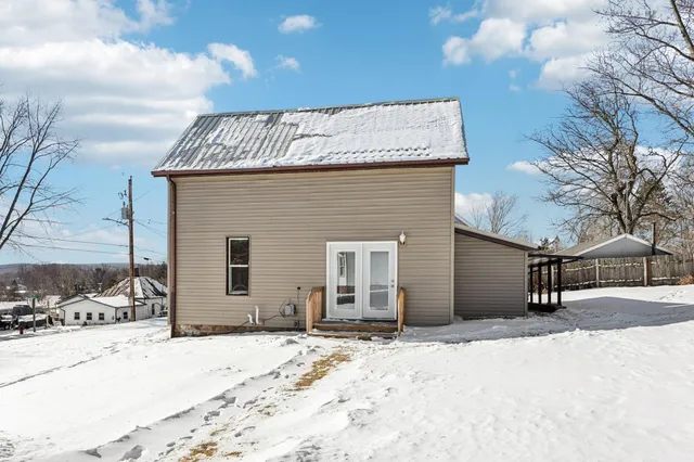 $1,500 | 402 Hill, Rock Springs, WI 53959