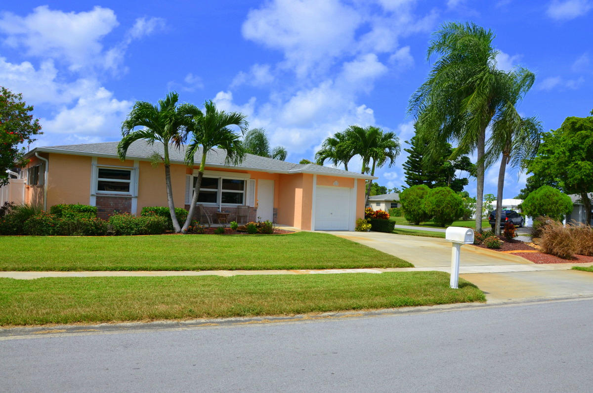 4615 Armadillo Street Boca Raton, FL 33428 - Photo 2 of 32 113-DSC_0354