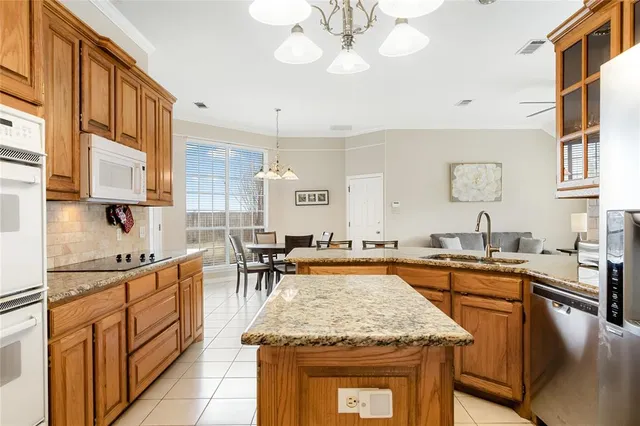 $8,000 | 118 West Greenbriar Lane, Colleyville, TX 76034