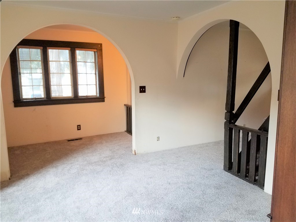 228 Burnett Avenue North Renton, WA 98057 - Photo 4 of 12 Gallery Image 4