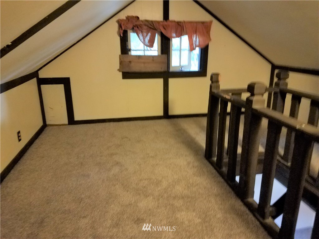 228 Burnett Avenue North Renton, WA 98057 - Photo 9 of 12 Gallery Image 9