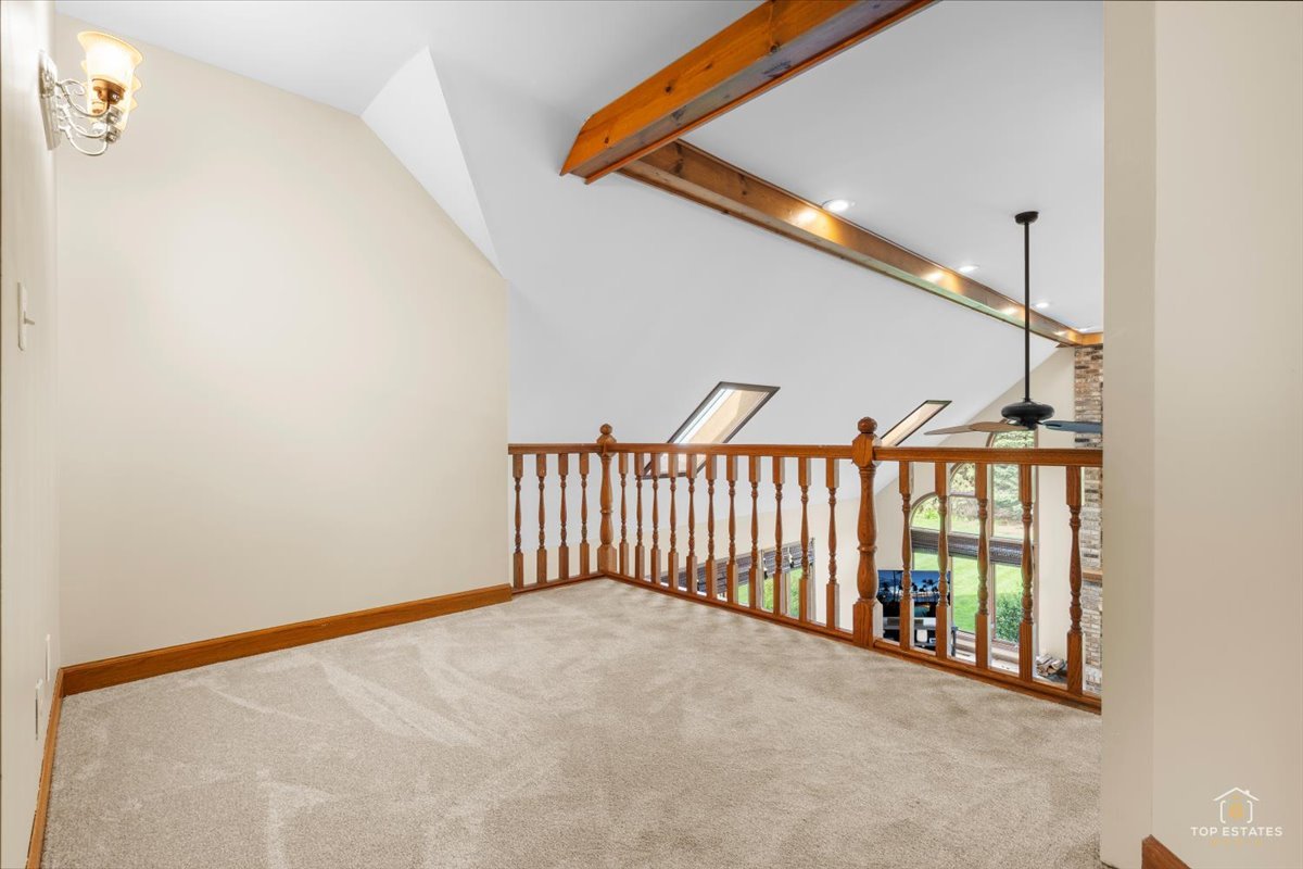 601 Ridgelawn Trail Batavia, IL 60510 - Photo 22 of 57 a view of a hallway
