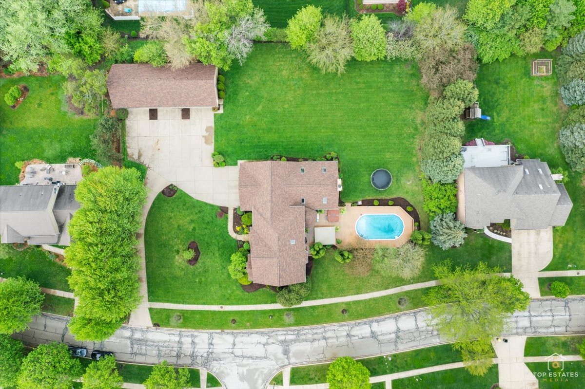 601 Ridgelawn Trail Batavia, IL 60510 - Photo 49 of 57 an aerial view of a house