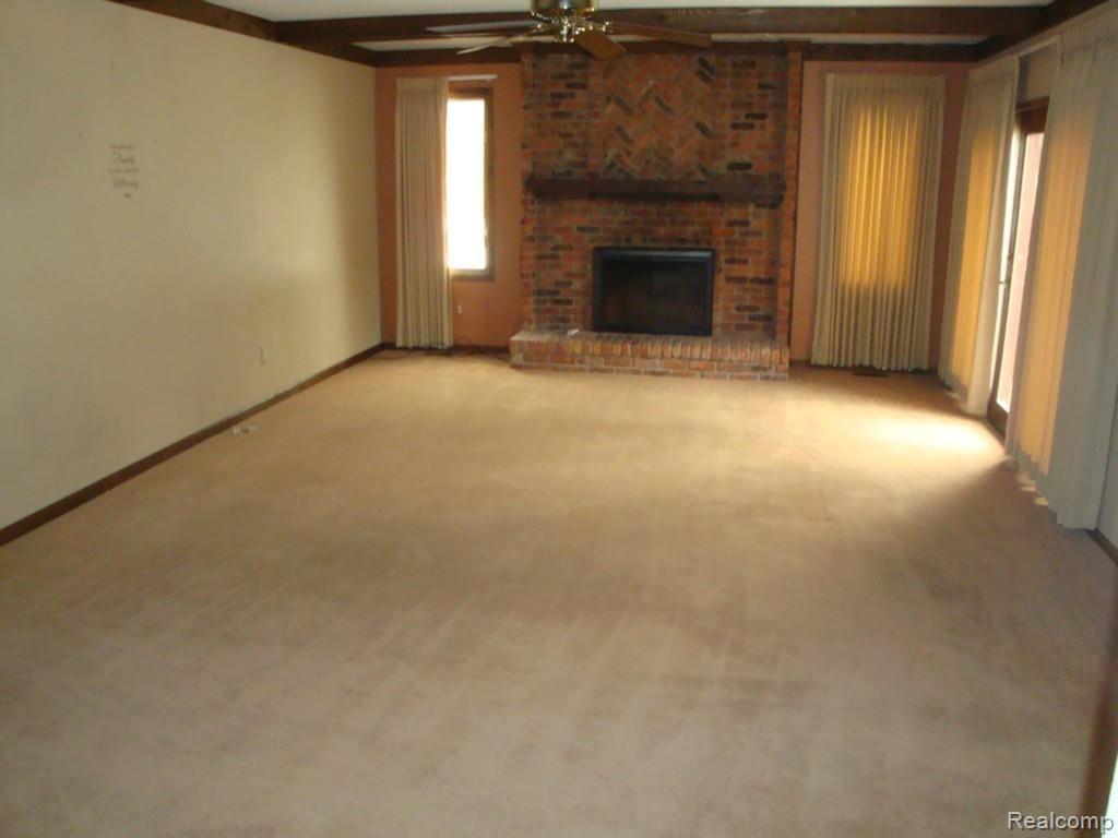 3206 Salem Drive Rochester, MI 48306 - Photo 4 of 7 DSC02216.jpg