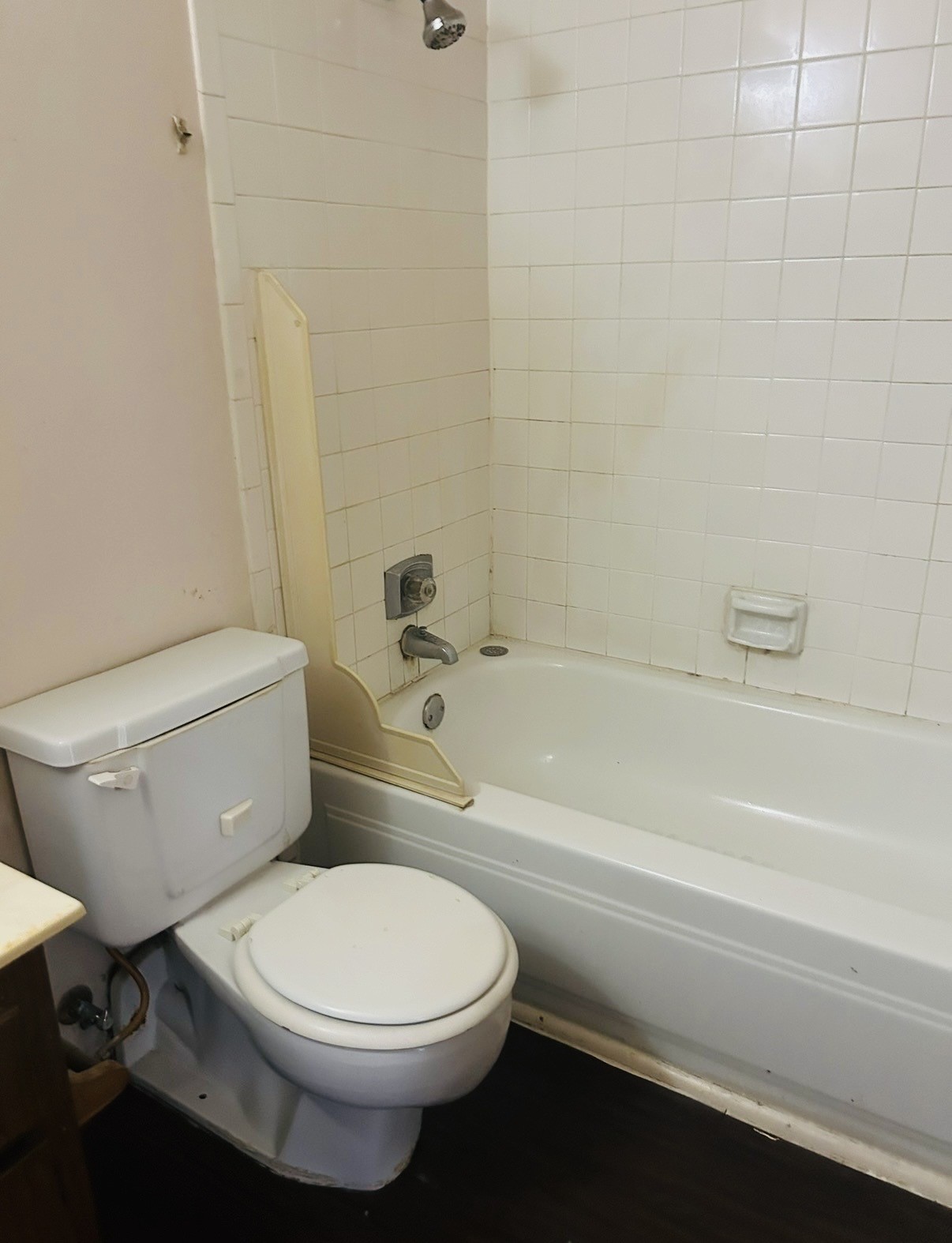 6161 Reims Road, Unit 1013 Houston, TX 77036 - Photo 6 of 11 First bathroom