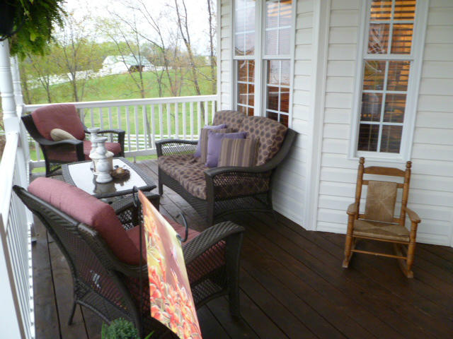 644 Castleridge Road Vinton, VA 24179 - Photo 17 of 21 back deck relax