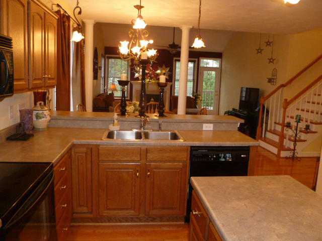644 Castleridge Road Vinton, VA 24179 - Photo 3 of 21 Kitchen Open