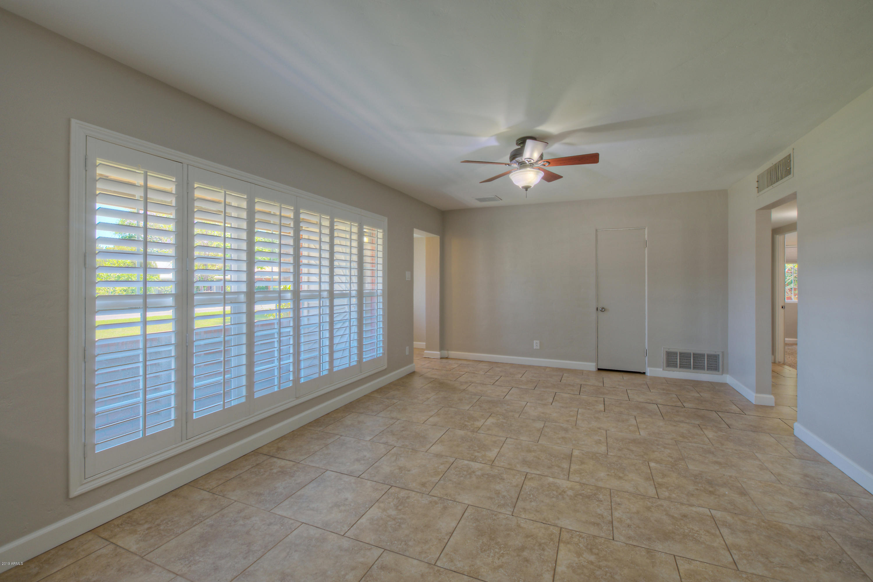820 East Lamar Road Phoenix, AZ 85014 - Photo 14 of 26 Living Room 2