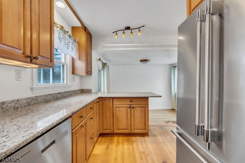 239 Fox Hill Road Denville, NJ 07834 - Photo 9 of 28