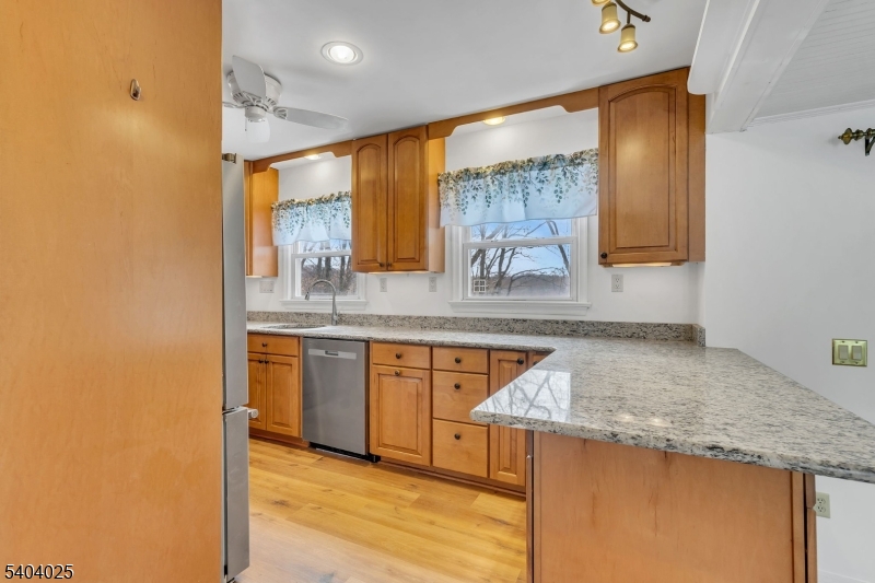 239 Fox Hill Road Denville, NJ 07834 - Photo 10 of 28