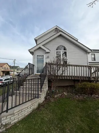 $2,100 | 101 Liberty Street, Unit 2, Bloomfield, NJ 07003