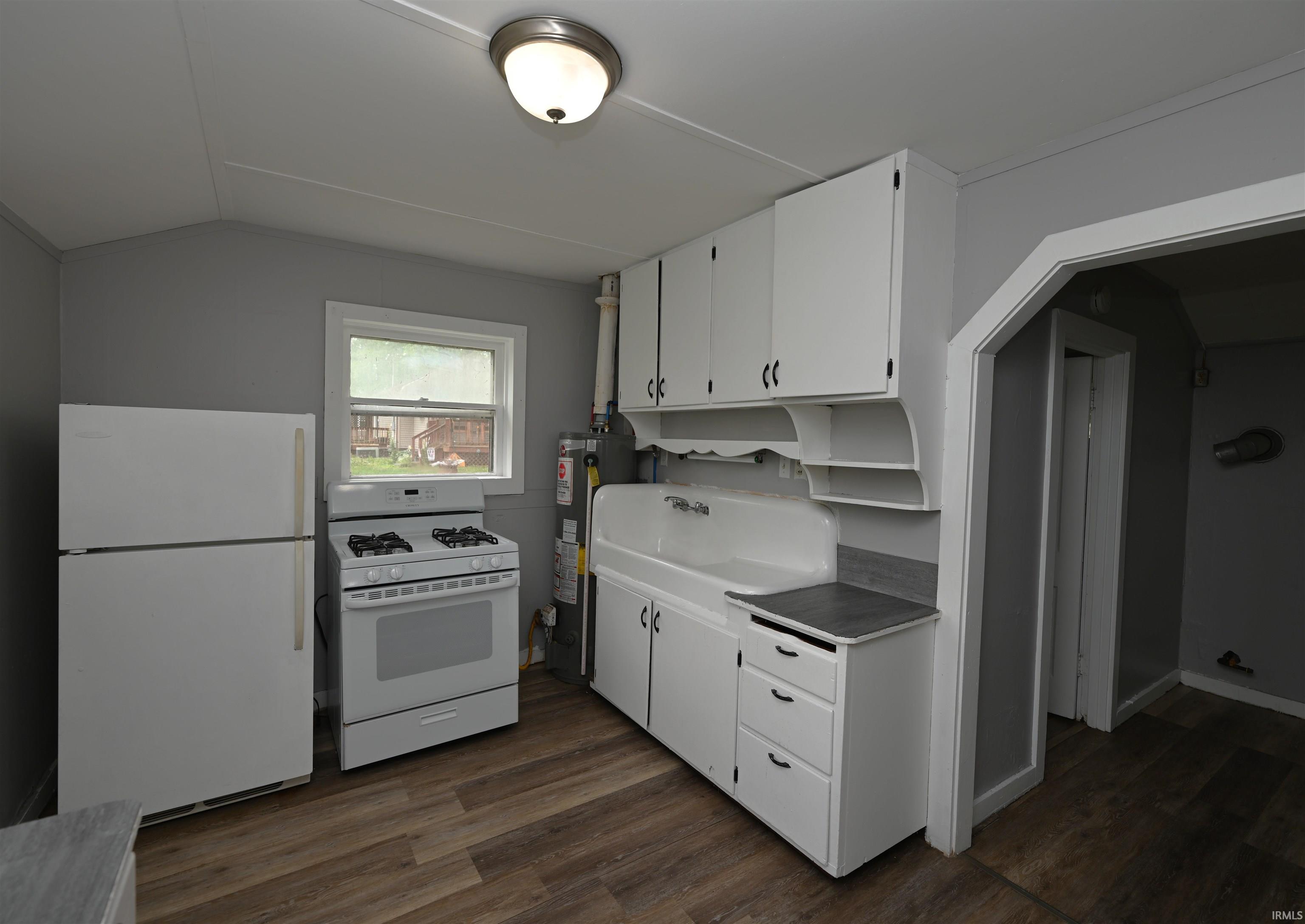 319 West 13th Street Winamac, IN 46996 - Photo 10 of 23