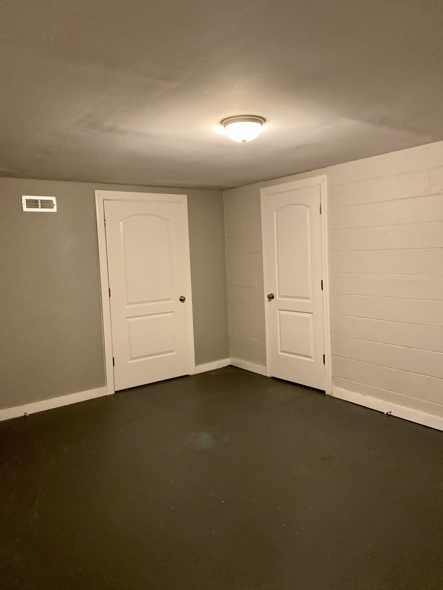 211 Pitt Lane Springfield, TN 37172 - Photo 16 of 18 an empty room with closet area