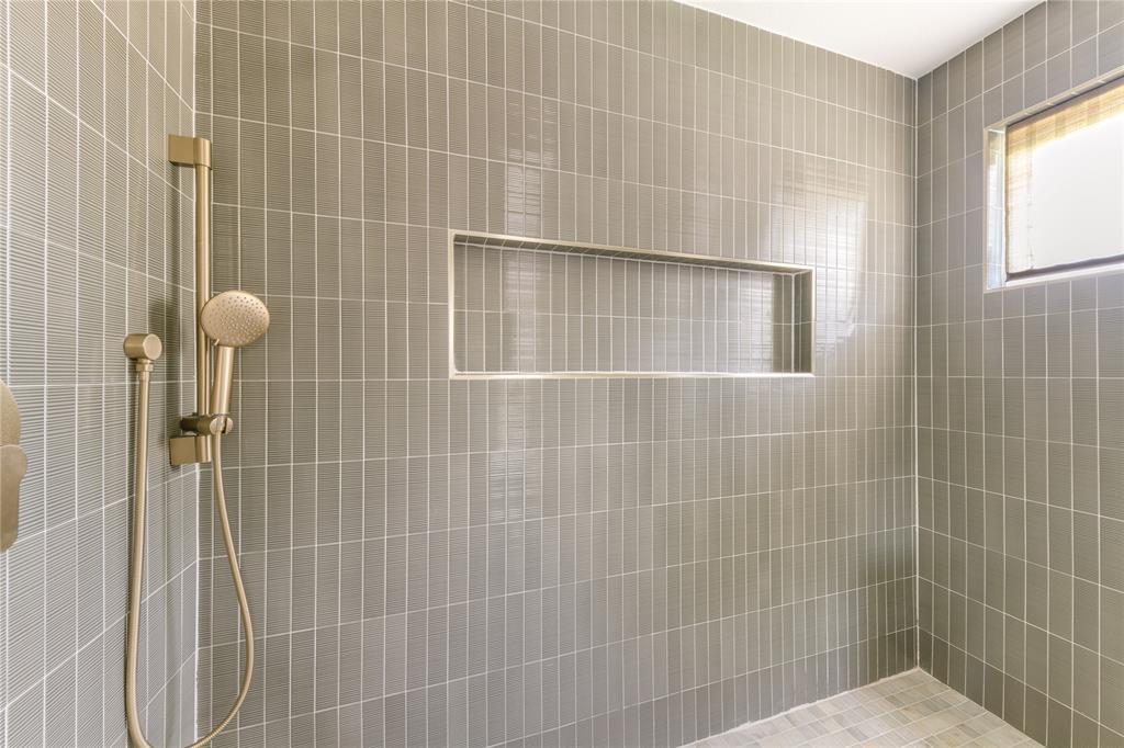 7322 Hunnicut Road Dallas, TX 75227 - Photo 15 of 25