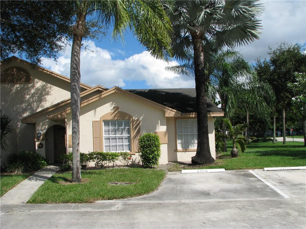 9371 Boca Gardens Parkway, Unit D Boca Raton, FL 33496 - Photo 5 of 26 Century Max Realty