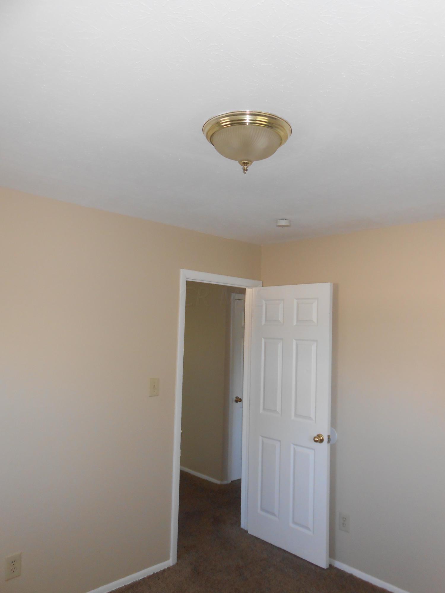 547 McCutcheon Road Columbus, OH 43230 - Photo 11 of 32